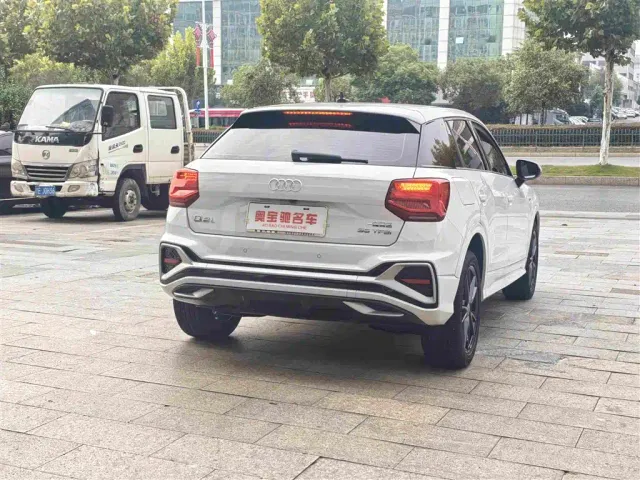 Audi Q2L — Фото автомобиля 7
