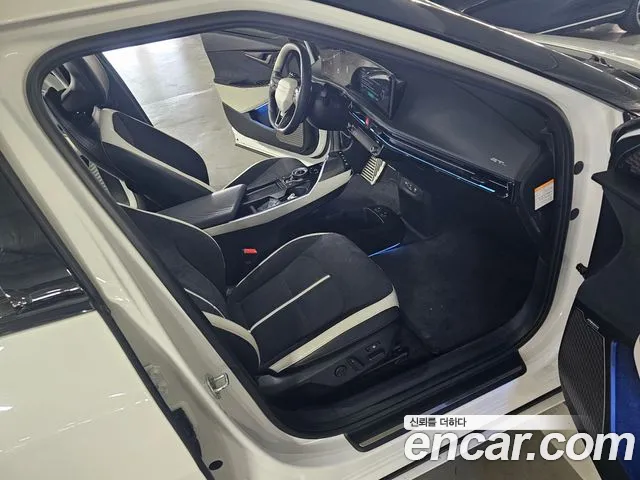 Kia EV6 EV6 (New) — Фото автомобиля 10