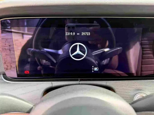 Mercedes-Benz E-Class — Фото автомобиля 5