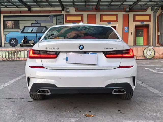 BMW 3 Series — Фото автомобиля 19