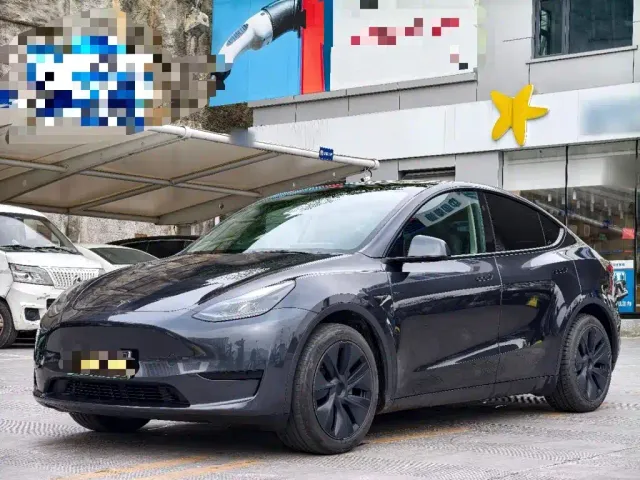 Фотография автомобиля — Tesla Model Y