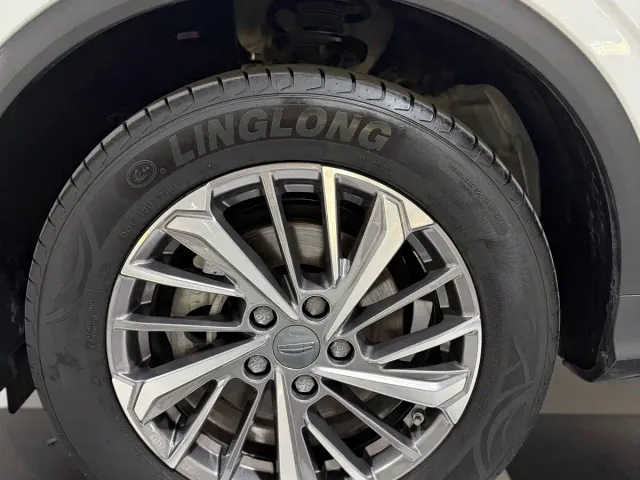 Geely Binyue — Фото автомобиля 11