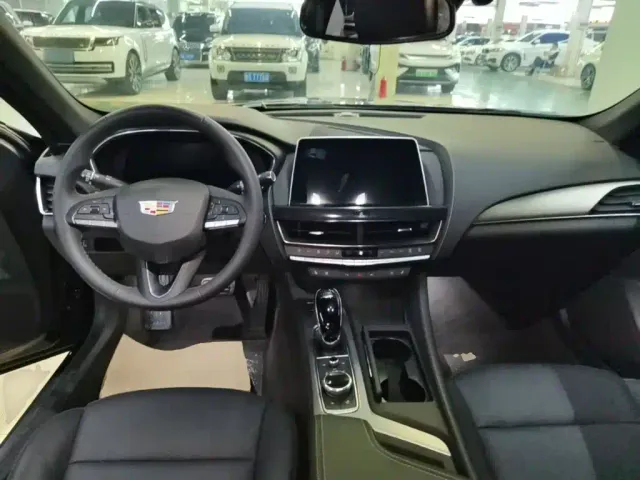 Cadillac CT5 — Фото автомобиля 9