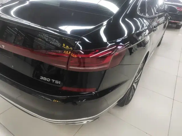 Volkswagen Passat — Фото автомобиля 7