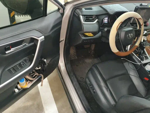 Toyota Wildlander — Фото автомобиля 17