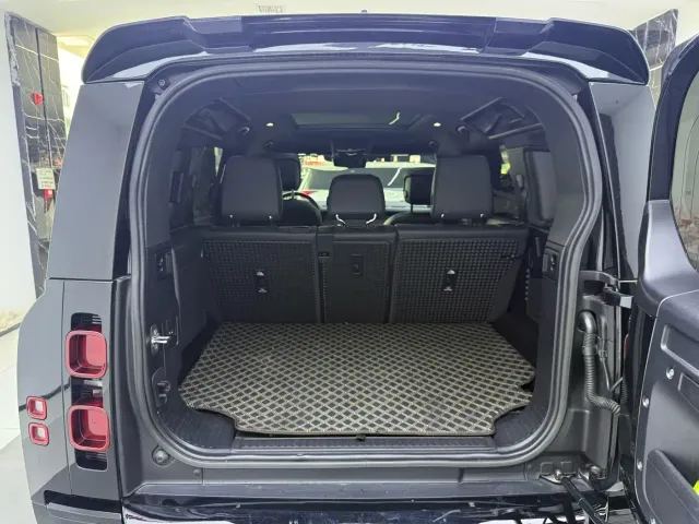Land Rover Defender — Фото автомобиля 20