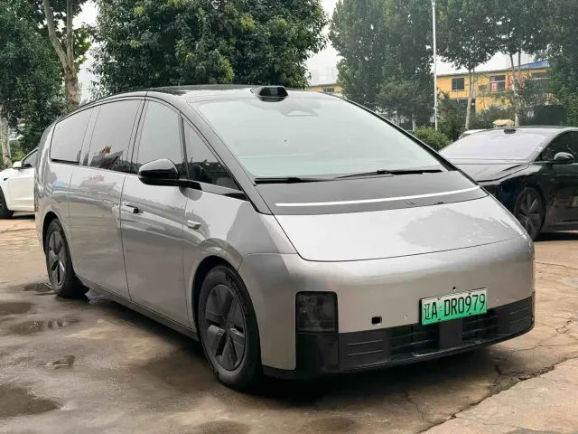 Фотография автомобиля — Li Auto MEGA