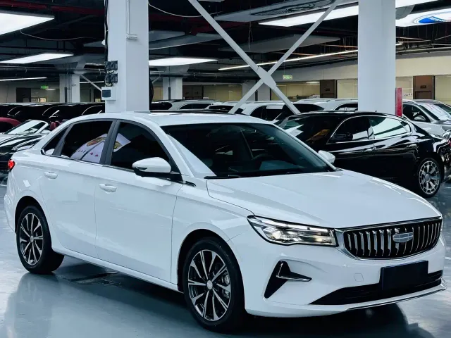 Geely Emgrand — Фото автомобиля 3