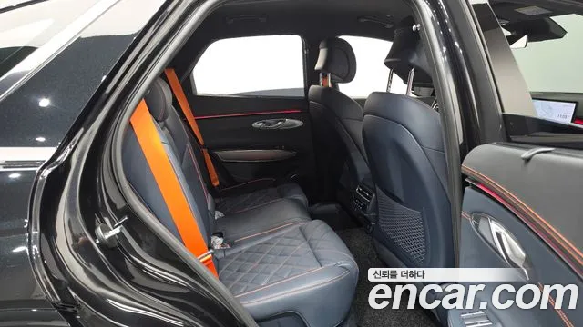Genesis GV70 — Фото автомобиля 17