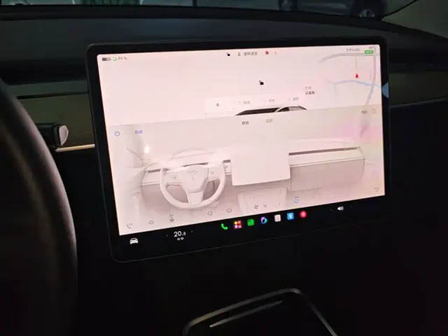 Tesla Model 3 — Фото автомобиля 12