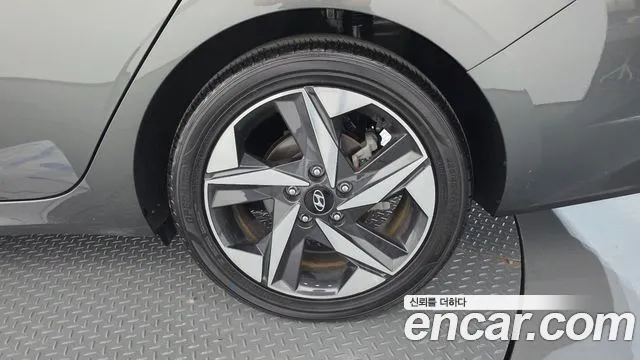 Hyundai Avante CN7 — Фото автомобиля 6