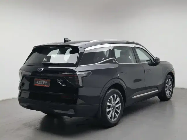 Ford Edge — Фото автомобиля 2