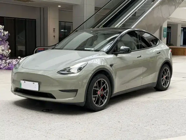 Фотография автомобиля — Tesla Model Y