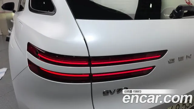 Genesis GV70 — Фото автомобиля 22