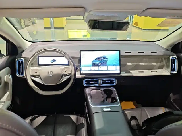 Leapmotor B01 — Фото автомобиля 9