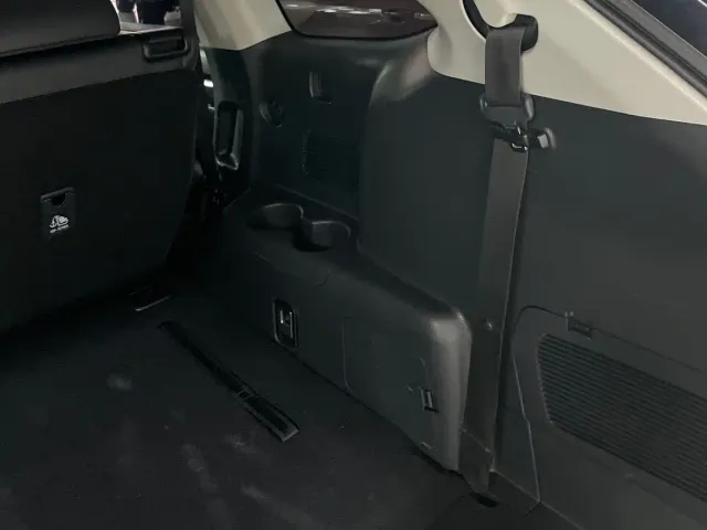 Toyota Highlander — Фото автомобиля 18