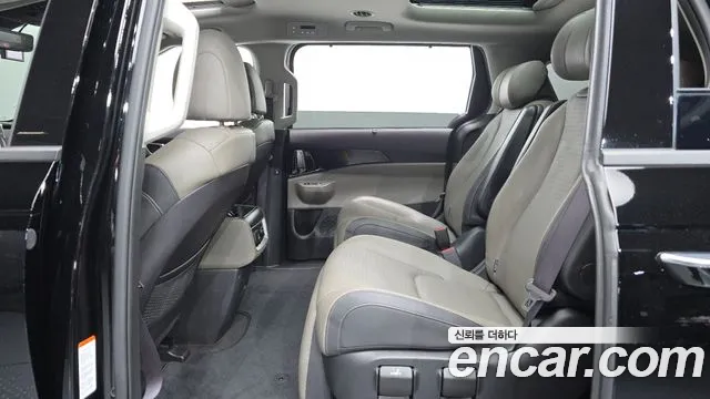 Kia Carnival Generation 4 — Фото автомобиля 18