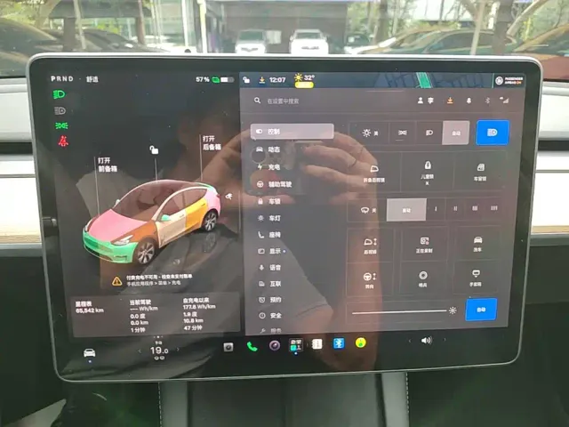 Tesla Model Y 2022 Facelift Rear-Wheel Drive Version — Фото автомобиля 12
