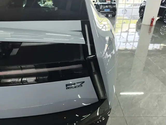 Xpeng P7 — Фото автомобиля 7