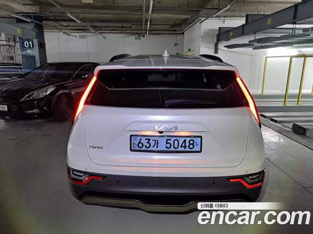 Kia Niro — Фото автомобиля 3
