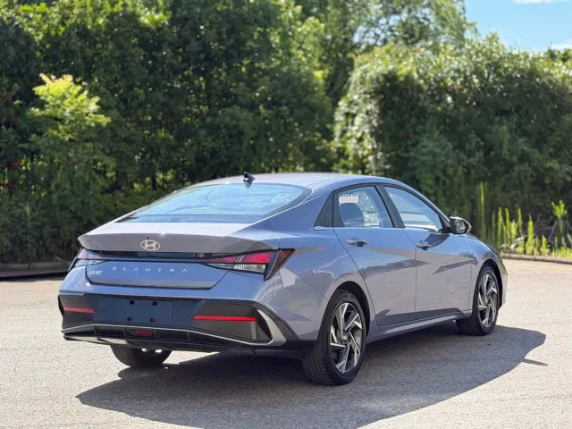 Hyundai Elantra — Фото автомобиля 4
