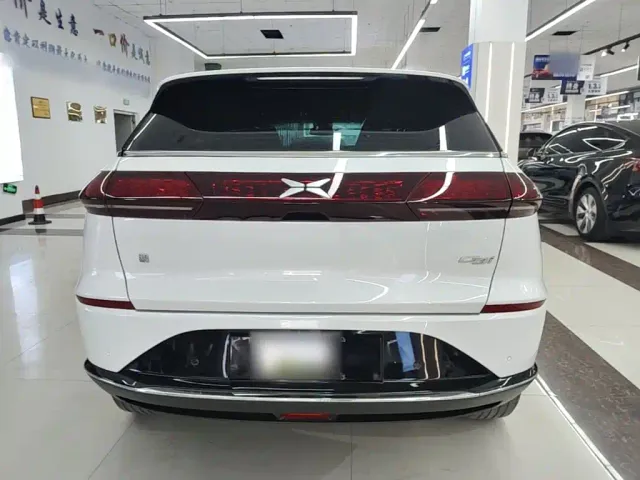 Xpeng G3 — Фото автомобиля 5