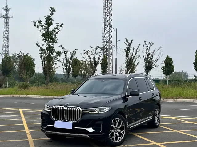 Фотография автомобиля — BMW X7