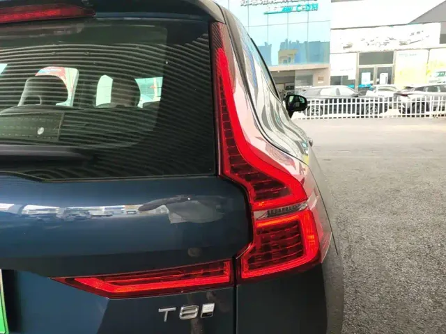 Volvo XC60 — Фото автомобиля 7