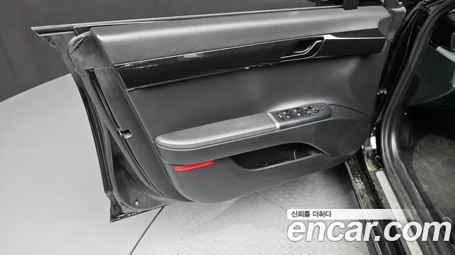 Hyundai Grandeur Grandeur (GN7) — Фото автомобиля 23