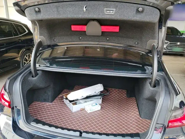 BMW 3 Series — Фото автомобиля 18
