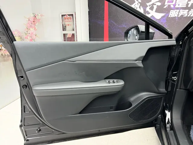 Toyota bZ3 — Фото автомобиля 11