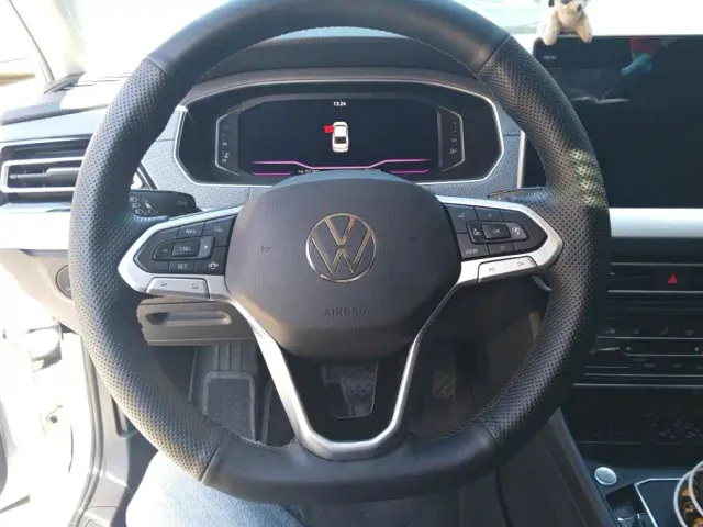 Volkswagen Lavida — Фото автомобиля 15