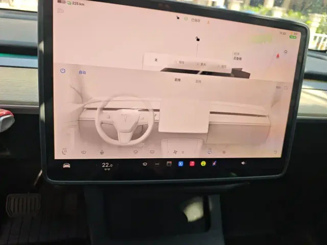 Tesla Model Y — Фото автомобиля 14