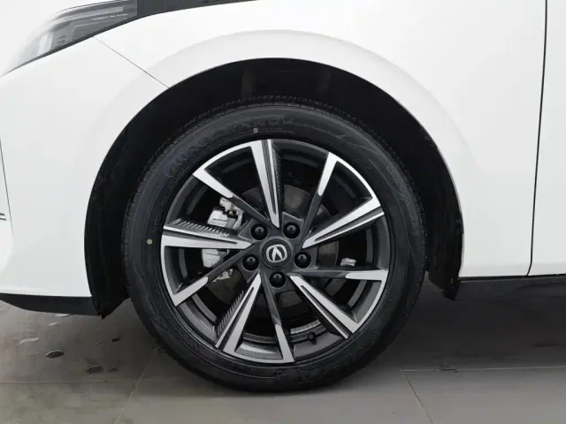 Changan Eado — Фото автомобиля 17