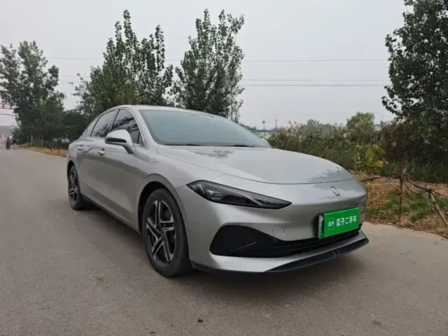 Roewe D7 — Фото автомобиля 3