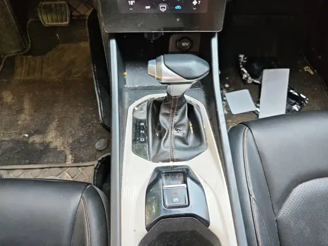 Dongfeng Yixuan — Фото автомобиля 13