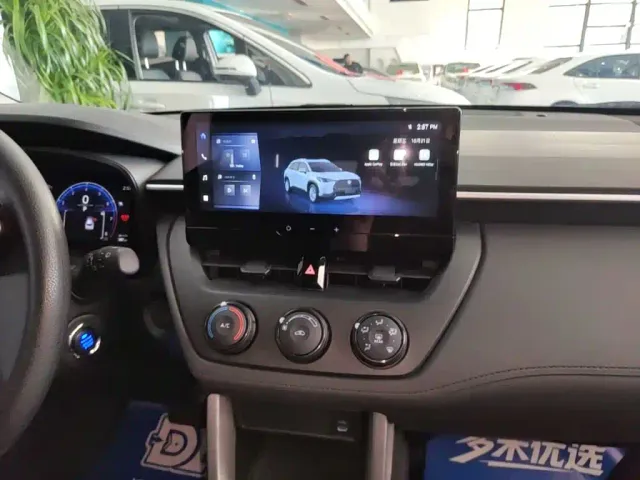 Toyota Corolla Cross — Фото автомобиля 12