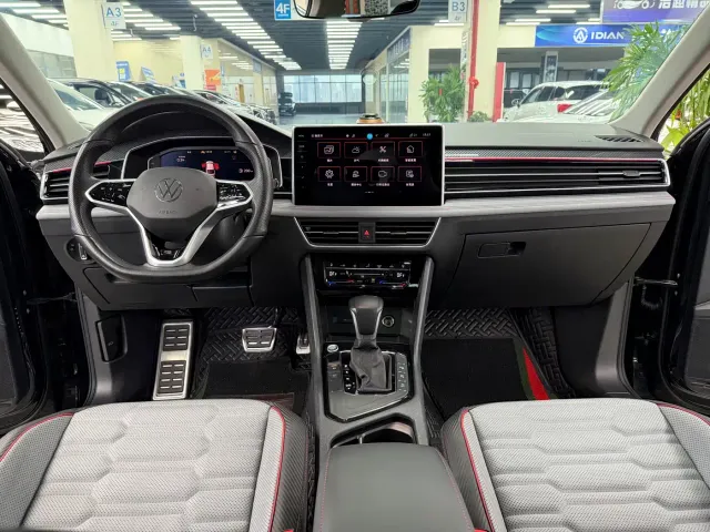 Volkswagen Tiguan X — Фото автомобиля 5