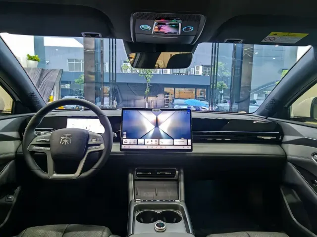 BYD Qin L — Фото автомобиля 2