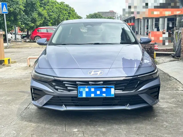 Hyundai Elantra — Фото автомобиля 2