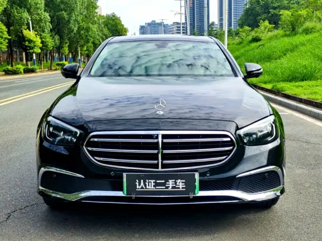 Mercedes-Benz E-Class — Фото автомобиля 2