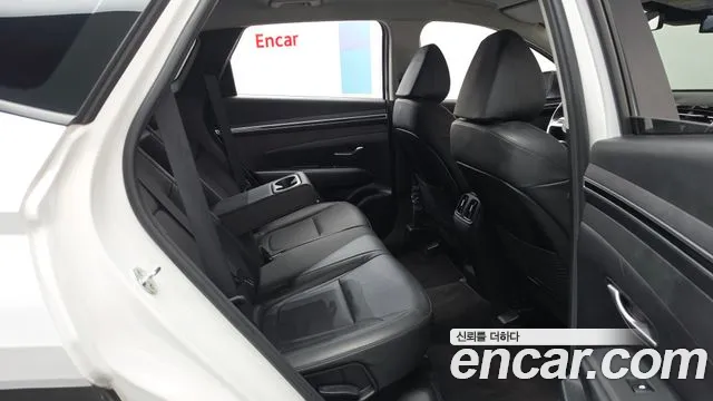 Hyundai Tucson Tucson (NX4) Бензин 1.6 Turbo 4WD — Фото автомобиля 11