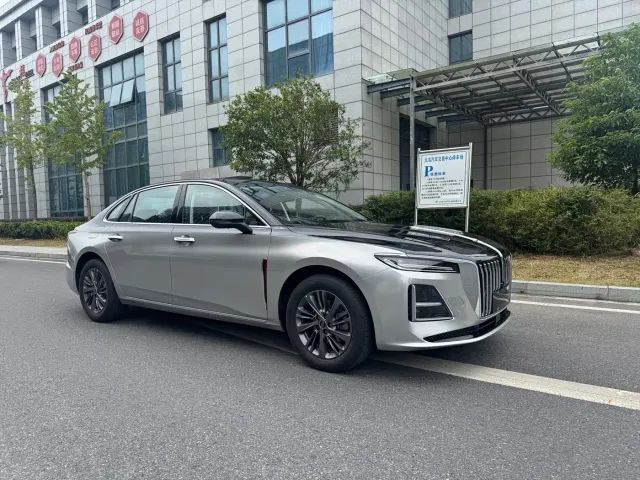 Hongqi H5 — Фото автомобиля 4