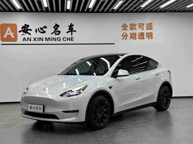 Фотография автомобиля — Tesla Model Y