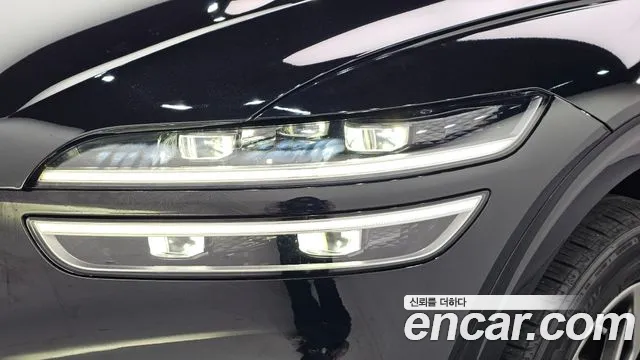 Genesis GV70 — Фото автомобиля 7