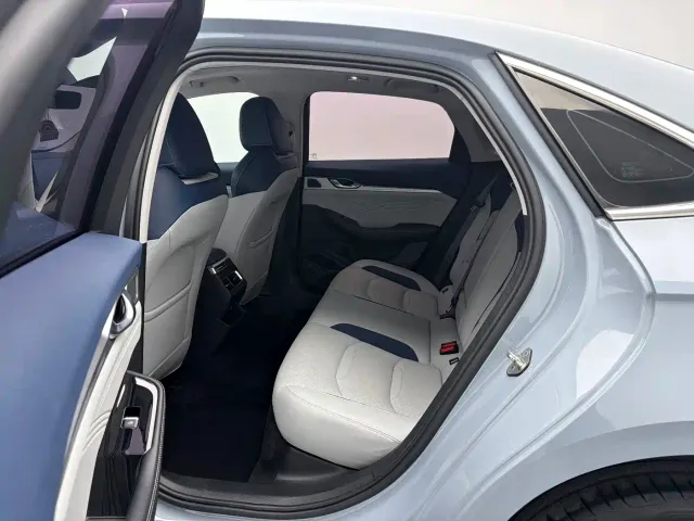 Geely Xingrui — Фото автомобиля 12