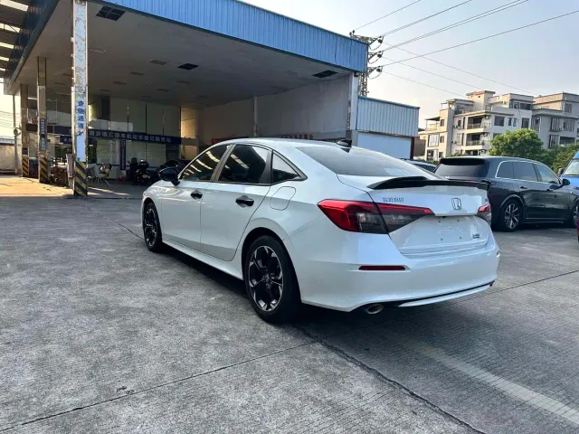 Honda Civic — Фото автомобиля 5