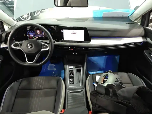 Volkswagen Golf — Фото автомобиля 9