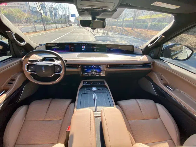 Lincoln Navigator — Фото автомобиля 20