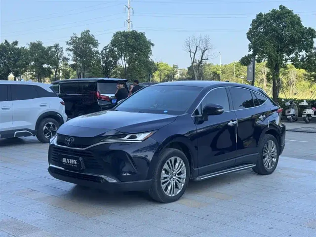 Фотография автомобиля — Toyota Harrier